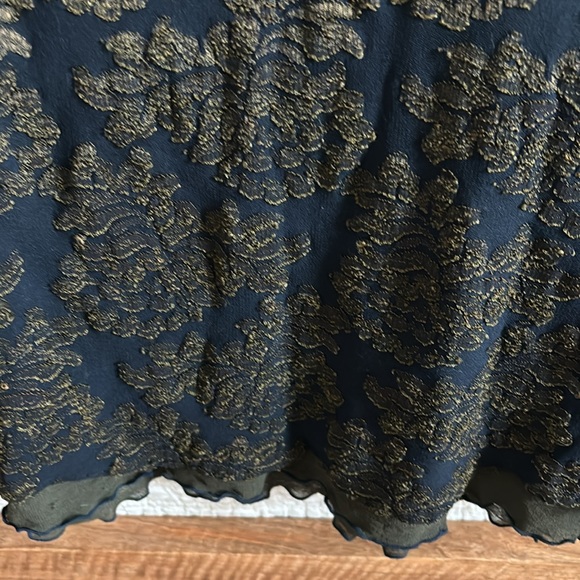 Woman’s Gorgeous A-Line Dress - Picture 5 of 10